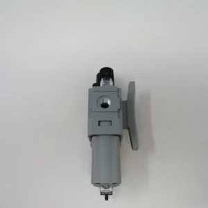 Single inline air regulator with gauge port